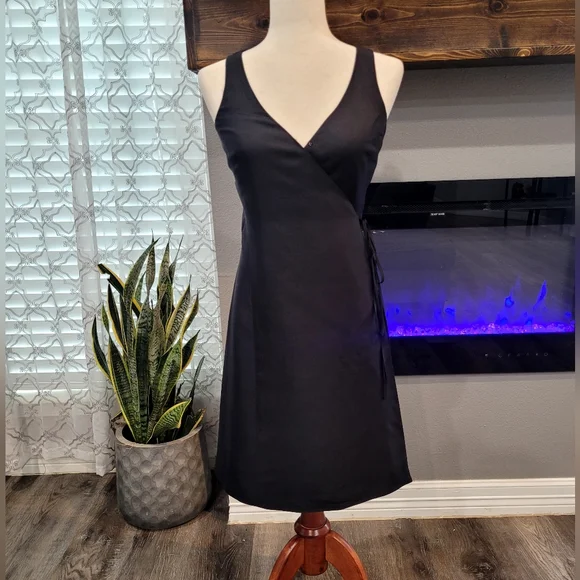 ANN TAYLOR Dress Size 2P 100% Silk in prestige condition - Picture 2 of 7